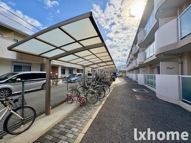 ベルメゾン茨木の駐車場|駐車場に車を止められます