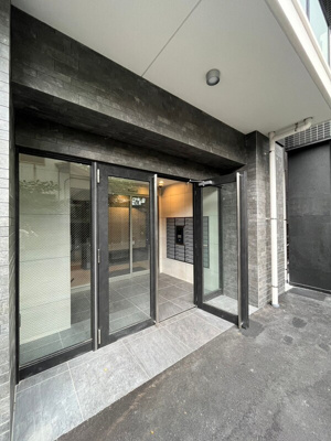 【エントランス】 | HANAYUKI箱崎駅前
