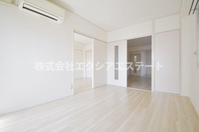 DAIKOマンションの洋室