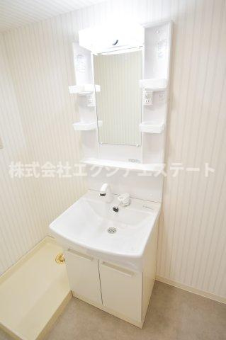 DAIKOマンションの独立洗面台