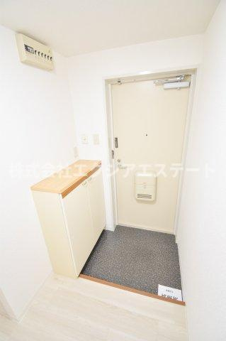 DAIKOマンションの玄関