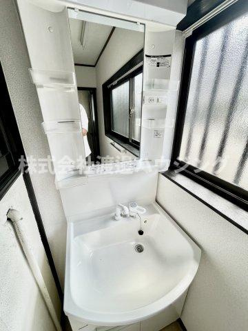 田能4丁目貸家の洗面所