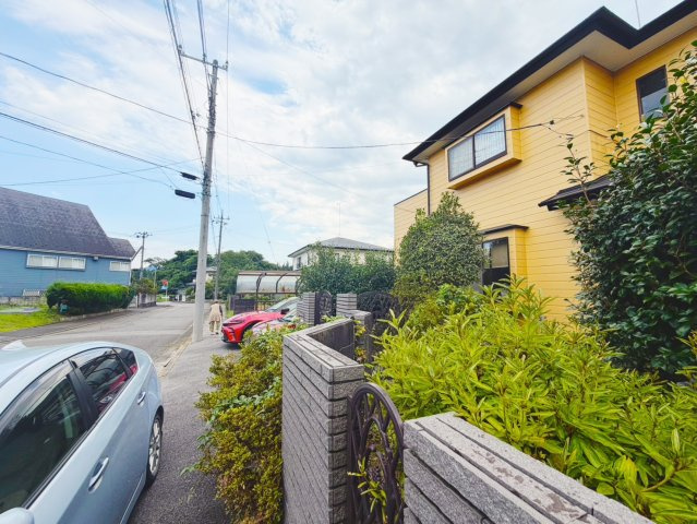 日光市猪倉中古住宅♪の前面道路含む現地写真