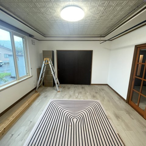 登別市若草町1丁目9-14戸建の居間・リビング