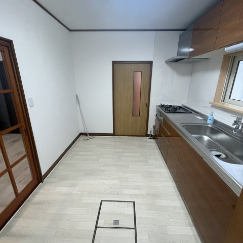 登別市若草町1丁目9-14戸建のキッチン