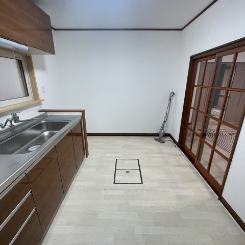 登別市若草町1丁目9-14戸建のキッチン