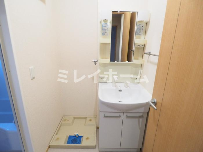ガーデニア蒲田の洗面所|同建物内、別のお部屋の参考写真になります。