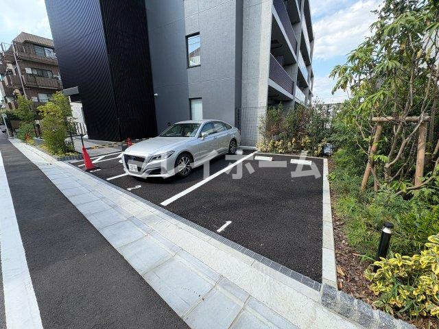 ロイジェントパークス西馬込の駐車場|同建物内、別のお部屋の参考写真になります。