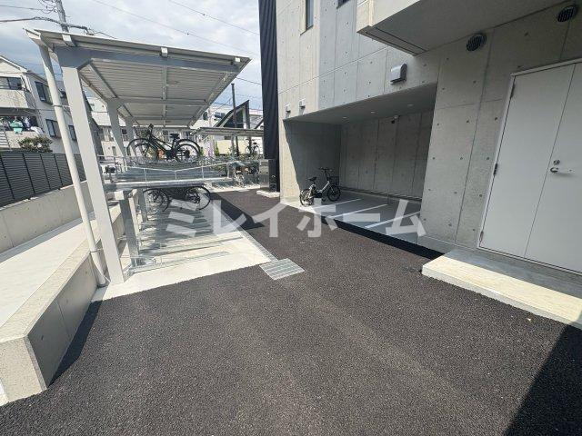 ロイジェントパークス西馬込の駐車場|同建物内、別のお部屋の参考写真になります。