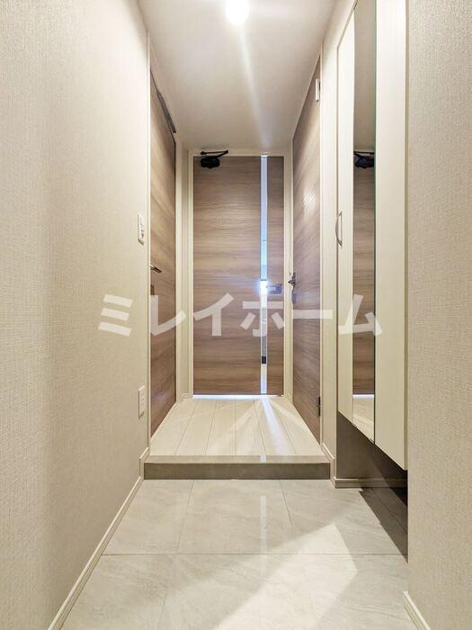 ロイジェントパークス西馬込の玄関|同建物内、別のお部屋の参考写真になります。