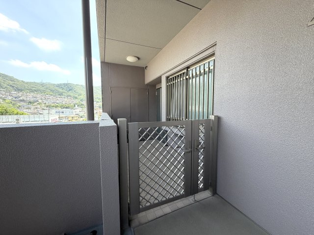 フローレンス矢野東グランドアーク壱番館の設備|玄関は門柱付きのプライベートポーチがあります。