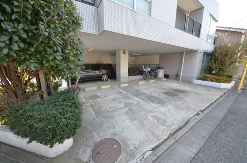 ブルンネン国立の駐車場