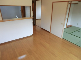 フローラルコート橘の居間