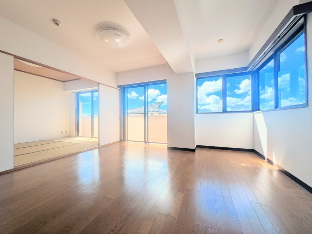 寿屋ビルの居間・リビング