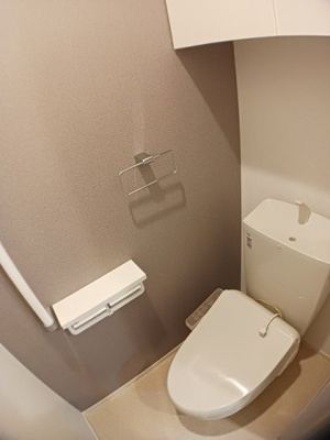 【トイレ】 | ハイウィローⅥ | 落ち着いた色調のトイレです