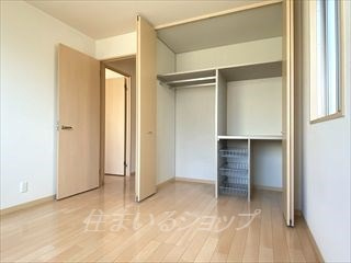 アストーレの寝室|大型クローゼットあり