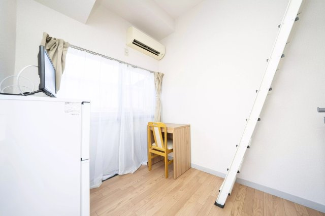 AP325 フォーシム三軒茶屋 208の洋室|



