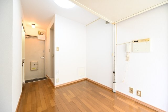 メトリブ三軒茶屋の洋室