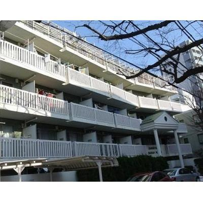 烏山ダイカンプラザ1号館の外観