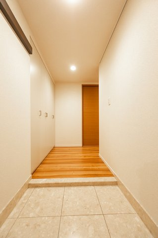 ガーデニエール砧レジデンスの玄関|※写真は同タイプ住戸です。