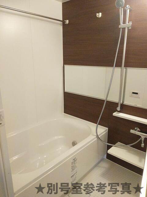 Ｏｒｃｈａｒｄ　Ｃｏｕｒｔ　Ⅱの浴室