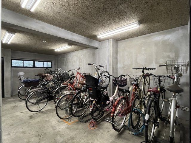 ルート四谷三丁目の駐車場