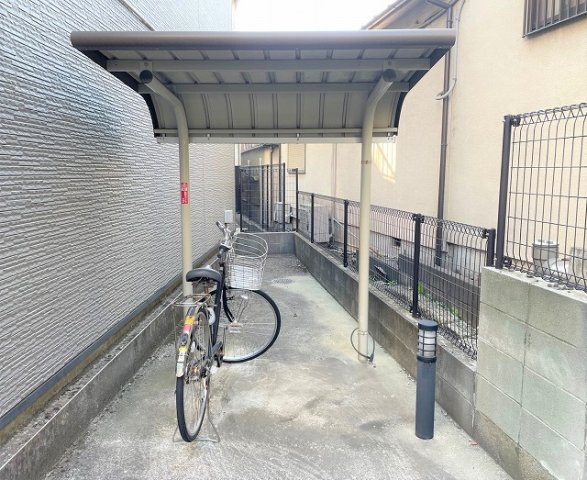 レオパレス柏の丘のその他|屋根付き駐輪場完備