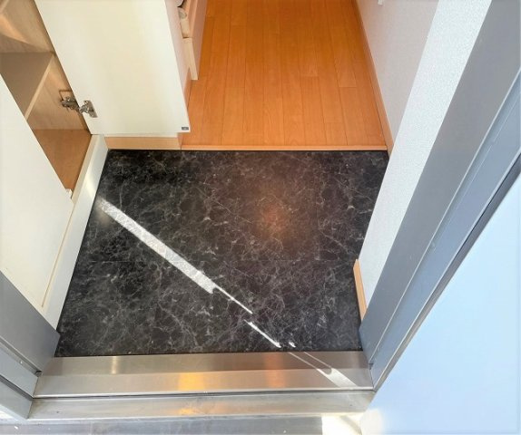 レオパレス柏の丘の玄関