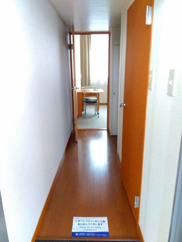レオパレスカメリアの玄関