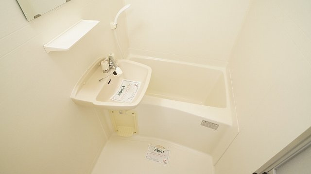 東上町林ビルの浴室