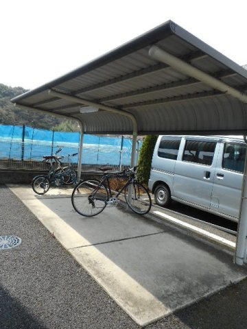 カーサ・アウローラの駐車場