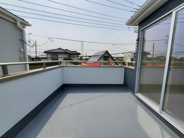 三郷市　新和2丁目　新築戸建　全3棟のバルコニー|施工例です