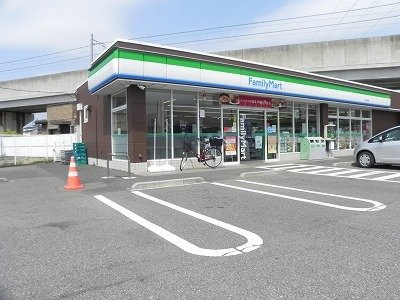 ホワイト　ウッドの周辺|ファミリーマート流山駒木店まで700m