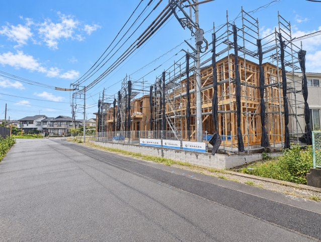 三郷市　新和2丁目　新築戸建　全3棟の前面道路含む現地写真|前面道路含む現地写真です