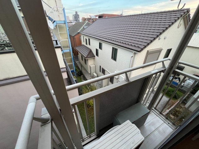 国立市富士見台２丁目の賃貸マンションのバルコニー