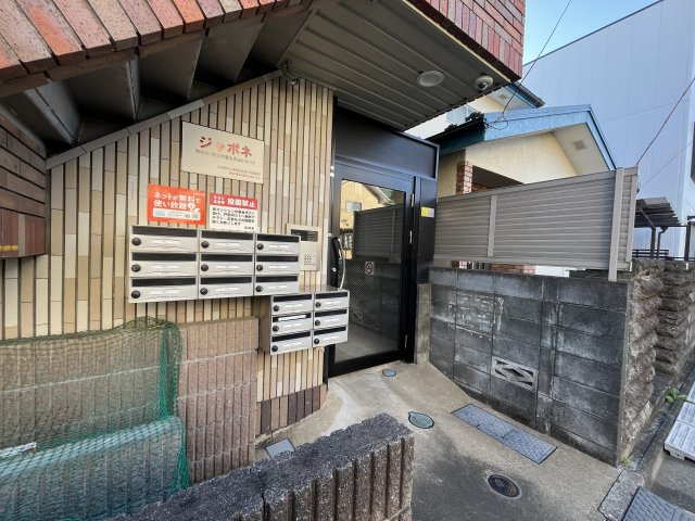 国立市富士見台２丁目の賃貸マンションのロビー