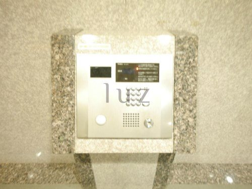 ドゥーエ横浜駅前のセキュリティ|オートロック完備で女性も安心！