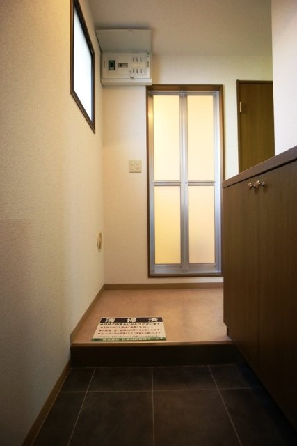 コンフォート日暮里の玄関