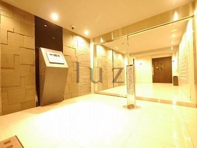 ガーラステーション横浜反町のエントランス