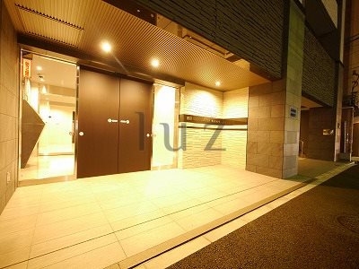 ガーラステーション横浜反町のエントランス