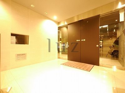 ガーラステーション横浜反町のエントランス