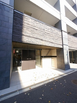 ガーラステーション横浜反町のエントランス