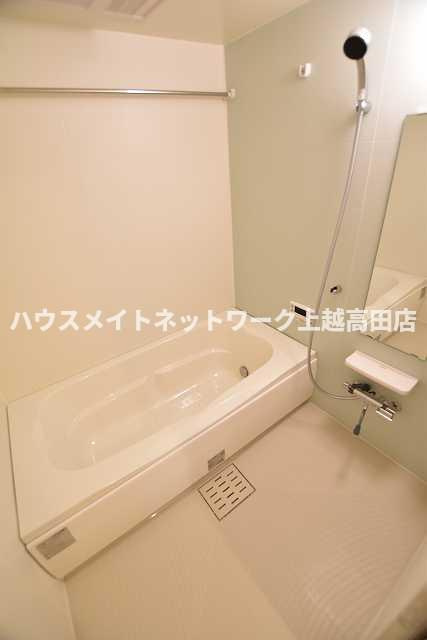 ボヌール源の浴室|浴室１坪（追焚機能付）
