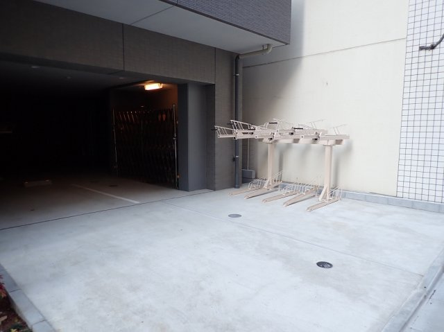 アベニールの駐車場
