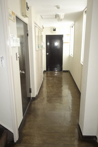 メゾンムラコシ1号館のロビー