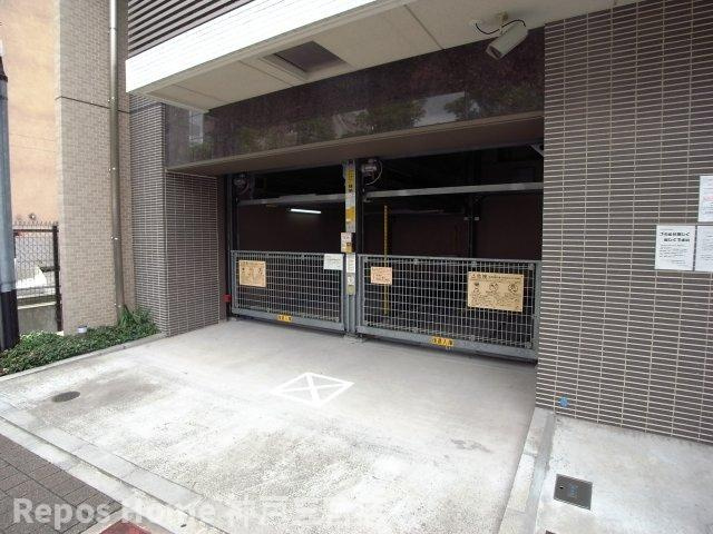 アスヴェル神戸駅前の駐車場