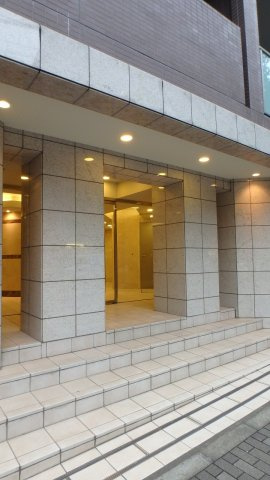 コンフォリア文京白山のエントランス