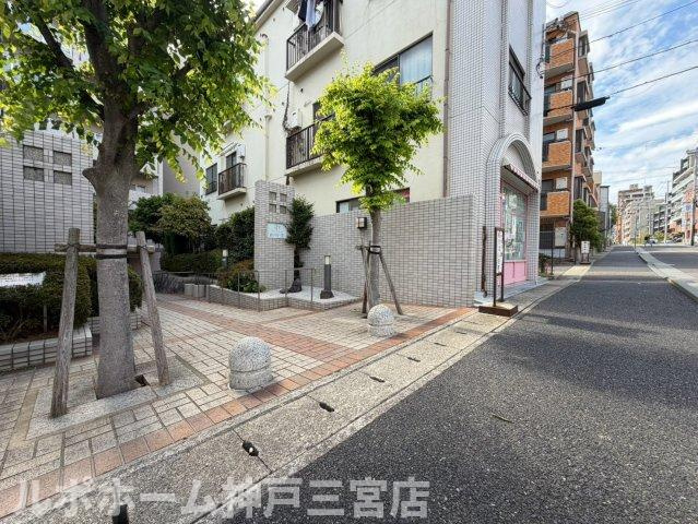 ブリックロード山の手のエントランス
