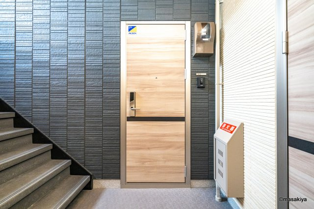 セレーノヴィータ中御所のエントランス