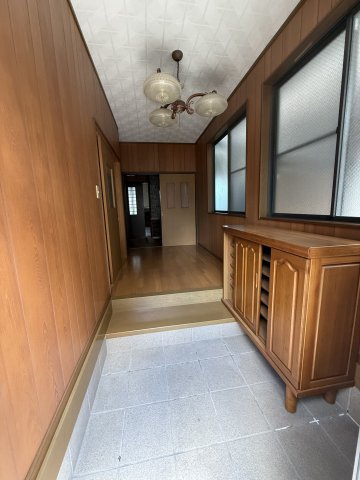 宮町680-5　　山本売家の玄関